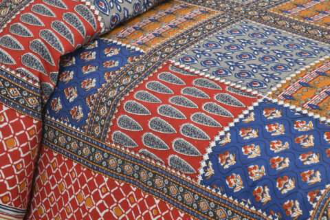 100x108" Autoloom Cotton King Size Bedsheet with 2 Pillow Covers - Image 3