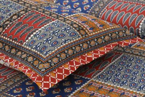 100x108" Autoloom Cotton King Size Bedsheet with 2 Pillow Covers - Image 2